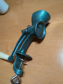 Mlýnek na mák Ideal, bezúdržbový, litinový