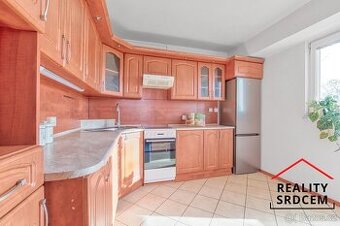 Pronájem bytu 2+1 s lodžií i balkonem, 60 m2, Žižkova, Karvi