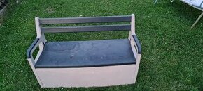 Lavice s úložným prostorem