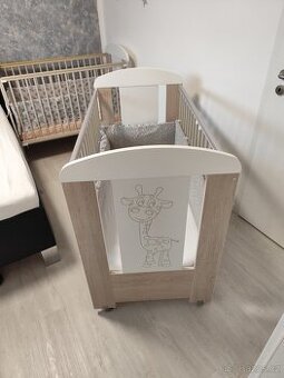 2x Dětská postýlka - žirafka, včetně příslušenství, 120x60cm