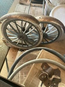 STARÉ DÍLY RETRO KOČÁREK