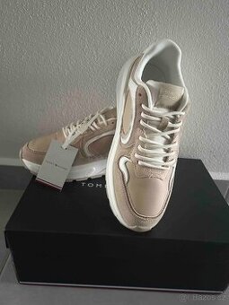 Dámské tenisky Tommy Hilfiger