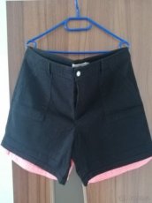Levné. Dámské velké šortky 46. Nové.