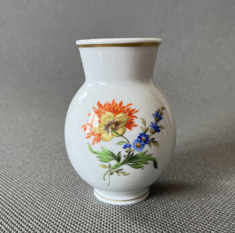 Míšeň Meissen Malá buclatá porcelánová váza 8.5 cm