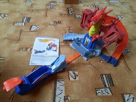 Hot Wheels Souboj s drakem