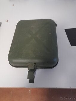 vojenská schránka kovová