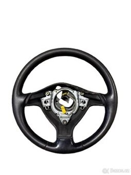 Tří ramenný volant