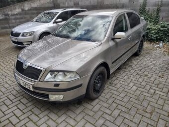 Škoda Octavia II na díly/opravu