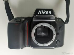 NIKON F70 + kabelová spoušť Nikon MC-12B