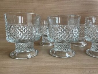 Broušené skleněné poháry 10 kd