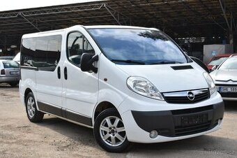 HEZKÝ OPEL VIVARO 2.5 CDTI -- WESTFALIA -- WEBASTO -- SPANÍ