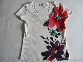 Tričko Desigual.