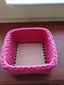 Háčkovaný úložný košík, přůměr 13cm, vysoký 8cm,