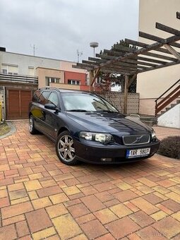 Volvo V70 2,5t 154 kw r.v. 2003
