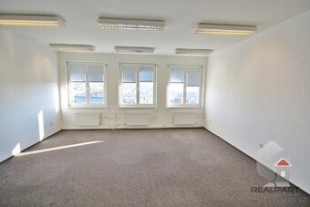 Nabízíme k pronájmu kancelář (1 místnost) o výměře 33 m2, ob - 1