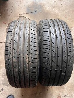 215/40 R18