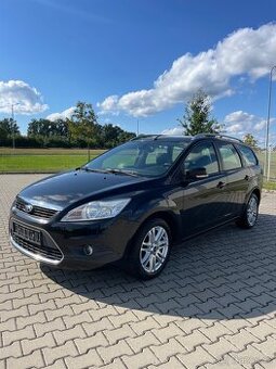 Ford Focus Ghia 1.6 74kw 1. MAJITEL
