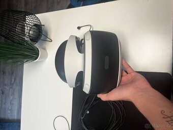 Prodám virtuální realitu VR PS4 komplet.