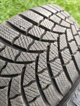 Bridgestone LM 001 205/55/16
