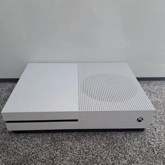 Prodám Microsoft Xbox One S+17 her