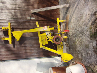 stavební vrátek A míchačka