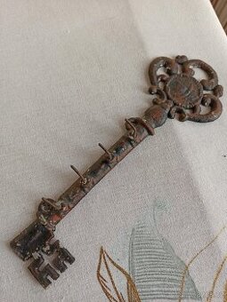 Starožitný věšák na klíče