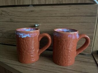 2 keramické hrnky