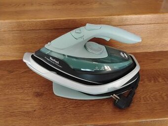 Bezdrátová žehlička Tefal 6670