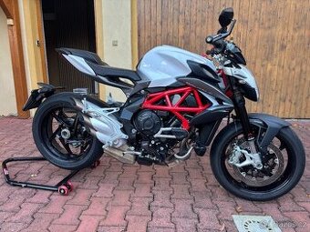 MV Agusta Brutale 800