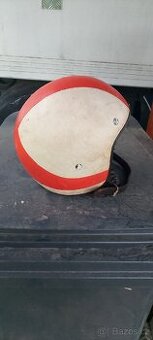 Helma na motorku retro