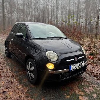 Fiat 500 1.2 2012 – panoramatická střecha, bílý interiér,