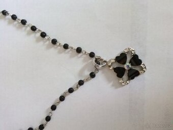 krásný náhrdelník se čtyřlístkem