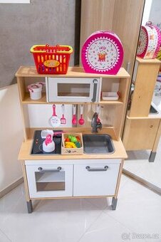 dětská kuchyňka IKEA s příslušenstvím