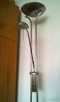 Pokojová stojanová lampa s tuning podstavcem