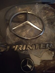 Prodám na Mercedes sprinter použité znaky.