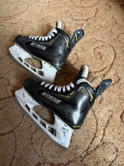 Brusle Bauer Supreme 2S