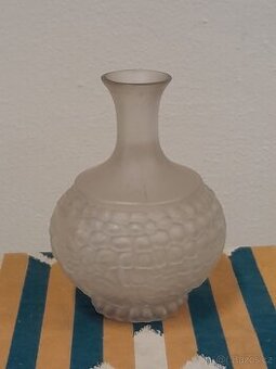 Mačkané matné sklo