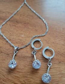 Nová sada souprava šperků stříbrná náhrdelník a náušnice 925