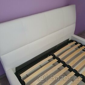 Bílá postel z Eko kůže