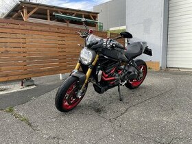 Ducati Monster 1200S - 1