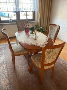 Stůl rozkládací jídelní a 4 židle - dřevo třešeň
