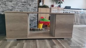 Komoda pod televizi