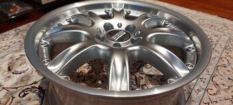 BBS R18 kola