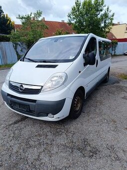 Opel vivaro 2,0 long 9 mist