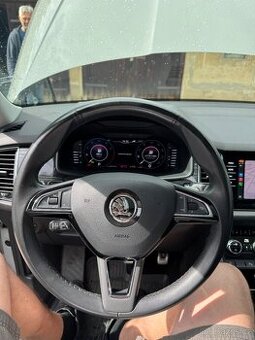 Vyhřívaný volant Škoda s řazením a airbagem