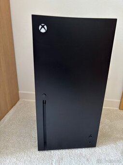 Xbox mini fridge 10l  lednička