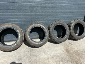 Prodám pneu 305/55R20