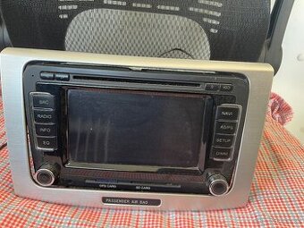 Volkswagen Passat Variant 2006 - originál rádio