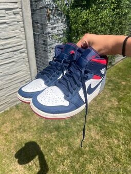 Nike Air Jordan 1 Mid French Blue