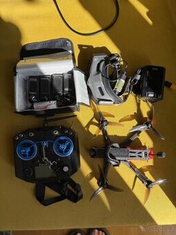 Kompletní FPV sestava dron + vysílače + brýle + příslušenstv